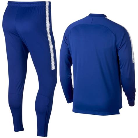 Die neuen altes fc chelsea trainingsanzug 2020 2021 2022 mit namen günstig kaufen erstellen set gestalten. Chelsea FC präsentation trainingsanzug 2018/19 blue - Nike ...