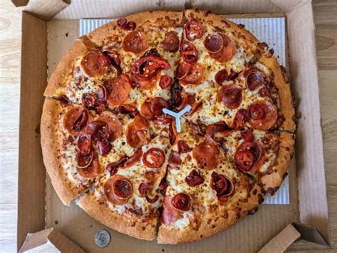 Review Pizza Hut Spicy Lovers Double Pepperoni Pizza