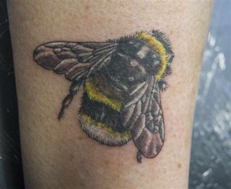 Realistic Bee Tattoo Bumble Bee Tattoo Spellfire | Bumble bee tattoo, Bee tattoo, Honey bee tattoo
