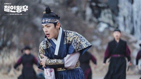 Dear dramacool users, you're watching mr. Sinopsis Drama Korea Mr Queen Episode 1-18, Raja Cheoljong yang Dikira Tewas Akan Kejutkan ...
