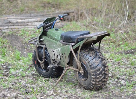 Taurus 2×2 Folding Motorcycle Features Two Wheel Drive Gadgets