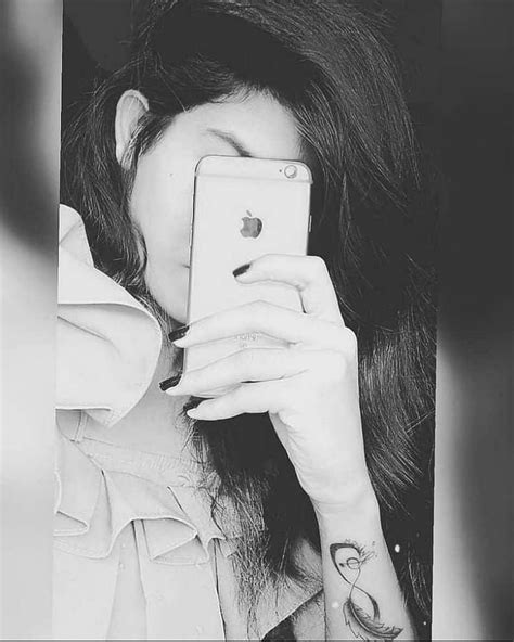 Girls Dp Mirror Selfie The Latest Trend In Social Media Jatin