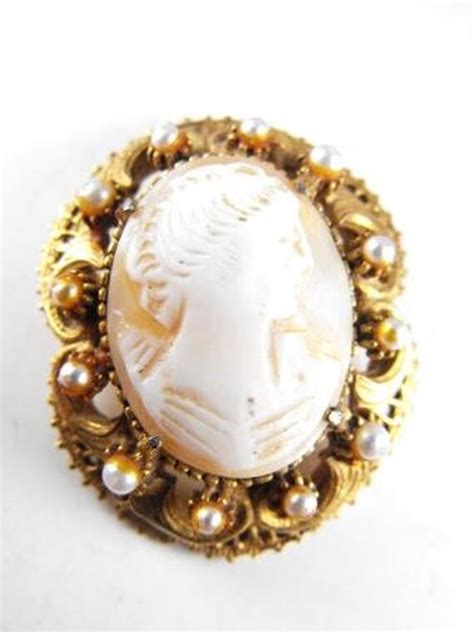 Florenza Cameo Brooch Pendant Carved Shell Antiqued Gold