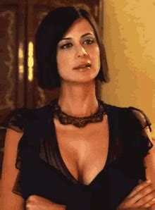 Catherine Bell Cleavage Gif Catherine Bell Cleavage Decollete