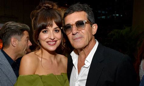 Esas entidades, del departamento de salud y servicios humanos, recomendaron a los proveedores de atención médica que sigan aplicando la vacuna de johnson & johnson. El reencuentro de Antonio Banderas y Dakota Johnson que ...
