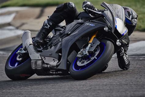 Not yet available in india. 2020 Yamaha R1 and R1M make global debut - Specs, Photos