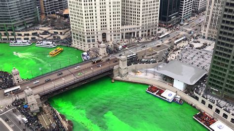 Dyeing The Chicago River Green 2018 Greening Of The River For St