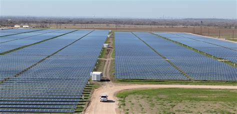 A Look to the Future at Texas' Largest Solar Farm | StateImpact Texas