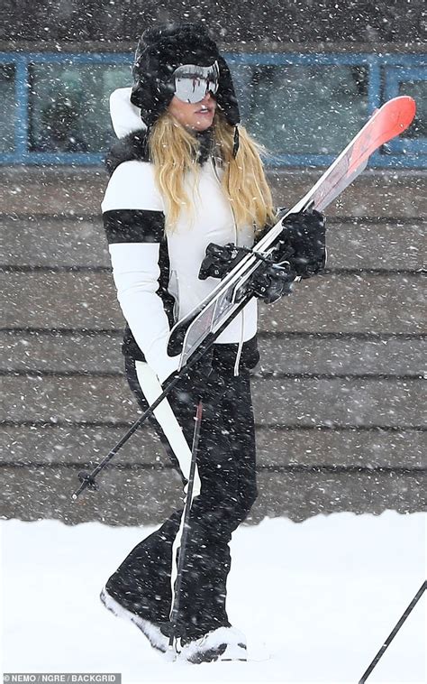 Jessica Simpson Hits The Slopes With Maxwell And Brother In Law Evan