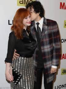 Christina Hendricks Wows In A Chainmail Skirt At Premiere Of Mad Mens Final Season But Her
