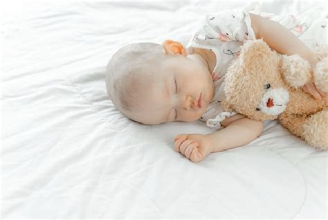 8 sebab & punca kenapa bayi menangis malam ataupun siang. Penyebab dan Cara Mengatasi Bayi Susah Tidur