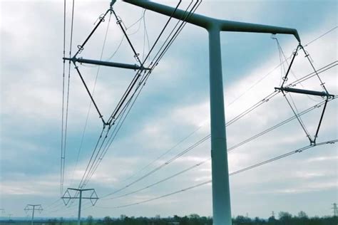 Poste De Alta Tensão
