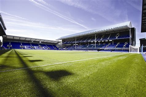 Everton is a village and civil parish in nottinghamshire, england. Famous Football club everton wallpapers and images - wallpapers, pictures, photos