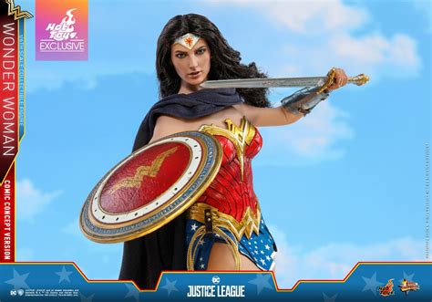 Aw yea, it's finally here — the first ever female superhero standalone film in the dceu/mcu era. Hot Toys: Wonder Woman (Comic Concept Version)