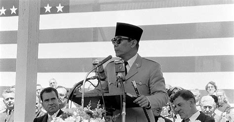 Berikut ini sejarah hari lahirnya pancasila diperingati setiap 1 juni, kisah soekarno pancasila sebagai dasar negara memang pertama kali dicetuskan oleh soekarno pada tanggal 1 juni 1945. Sejarah Hari Lahir Pancasila yang Diperingati Besok 1 Juni ...