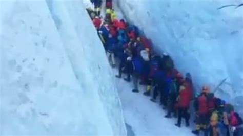 Mount Everest Climbers In ‘human Traffic Jam Video