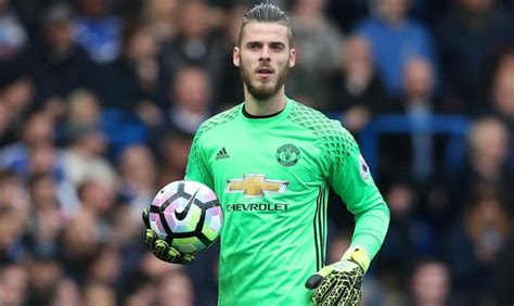 This spaniard has roughly worn glasses throughout his life and wears contact lenses during the matches. David De Gea - Bio, Net Worth, Married, Wife, Current Team ...