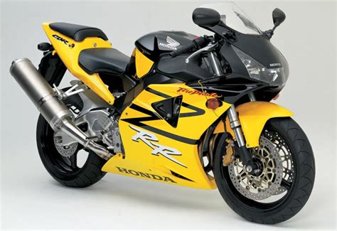Модель спортивного мотоцикла honda cbr1000rr fireblade появилась на рынке в 2004 году, придя на смену honda cbr954rr fireblade. HONDA CBR 1000 RR Fireblade 2003 fiche technique