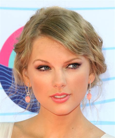 All you have to do is secure the top layers of your hair at the crown of your head in a loose classic ballet bun, and leave the. Dewi Image: Casual Updo Long Curly Hairstyles