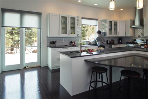 As many people host and cook for guests, people want their kitchens to look nice and feel inviting. Sliding Glass Door Styles for Your Patio - Pella San Diego