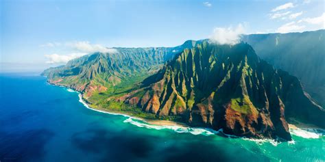 Island With Grass Field Near Body Of Water Kauai Hawaii Hd Wallpaper