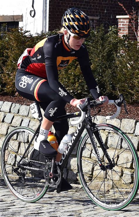 Jolien d'hoore started athletics at the age of six and switched to cycling at the age of twelve. Jolien D'hoore mikt in Rio op olympische medaille | De Morgen