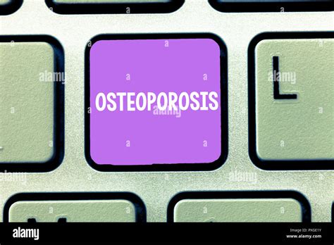 Escritura De Texto De Word La Osteoporosis Concepto De Negocio Para La