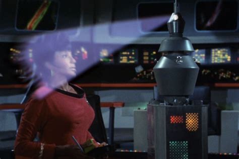 Star Trek Nichelle Nichols Best Uhura Moments Den Of Geek