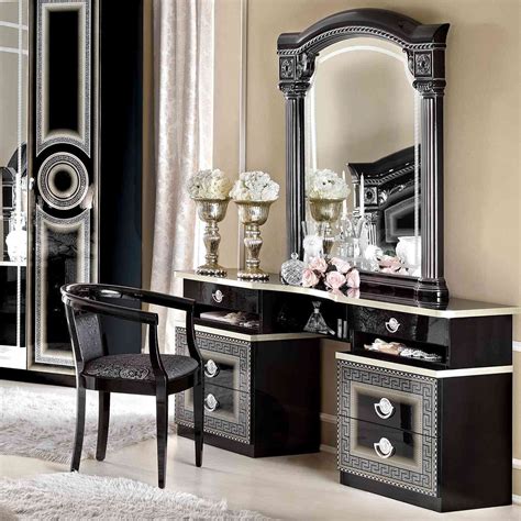 Vanity dresser with mirror ikea home design ideas. 14+ Luxury Dressing Table with some Extra Mirrors | Silver ...