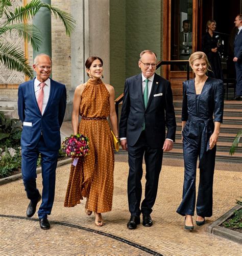 crown princess mary handed out the carlsberg foundation s research awards 2019 during a gala