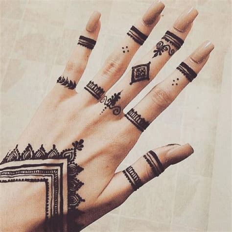 Easy mehndi design | latest henna for eid | مہندی کے آسان ڈیزائن # ei. #henna #henna #muster | Tatouage au henné, Modèles ...