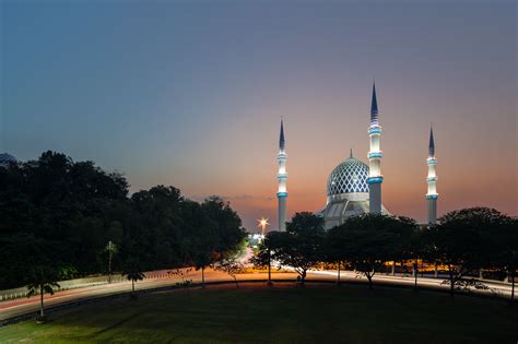Sultan salahuddin abdul aziz shah: Masjid Sultan Salahuddin Abdul Aziz Shah on 27th of Ramada ...