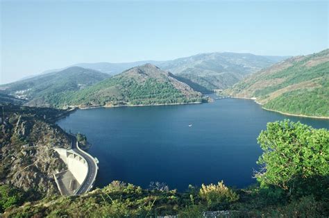 En novembre et décembre, la température est de 9 et 5°c avec des. Lac de Villefort ©Alain_Gas | Parc national des cévennes ...