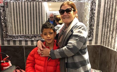 Cristiano ronaldo anyja megszólalt a zaklatási ügy lezárása után. A 'selfie' de Dolores Aveiro e Cristianinho Júnior que ...