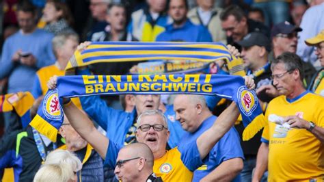 David blacha, im gespräch bei: Eintracht Braunschweig: Gute Nachrichten für Fans! SO ...