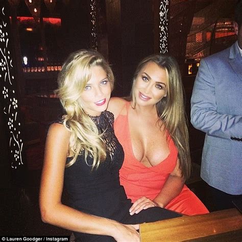 Lauren Goodger Posts Snap From Dubai Hospital Bed After Collapsing Due Fun Beauty Fun Beauty