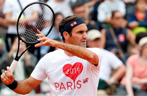 Federer Returns On Opening Day At Roland Garros