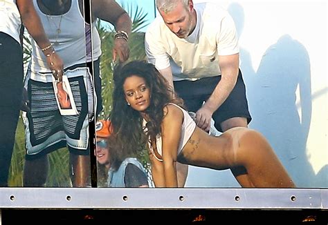 Thefappening Rihanna Nude 24 Photos The Fappening