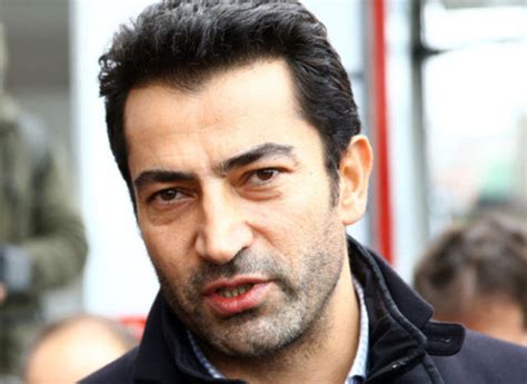 Mümkünse kendinizi boğaziçi kültürünün dişlilerine kaptırmayın, her yaptığınız işi, her tanıştığınız kişiyi cvme. Deniz Pulaş: Okullu olup, sınıfları doldurasım gelmemiş ...