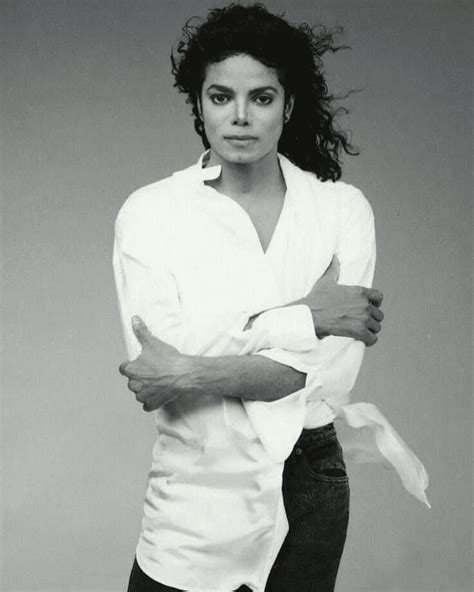 New Photograph Of Michael Jackson By Annie Leibovitz Behind The Mask