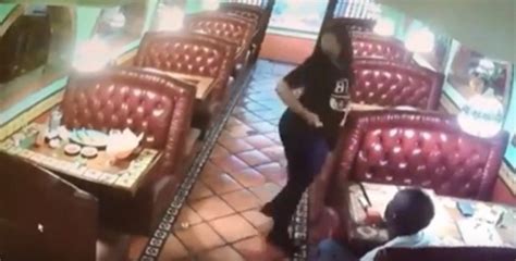 Dishonest Customer Stealing Waitress Tip Gets Caught On Camera News