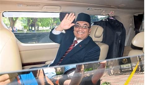 Ikuti sidang media menteri besar kedah, muhammad sanusi md nor berhubung pelaksanaan perintah kawalan pergerakan. Muhammad Sanusi angkat sumpah MB Kedah Ahad