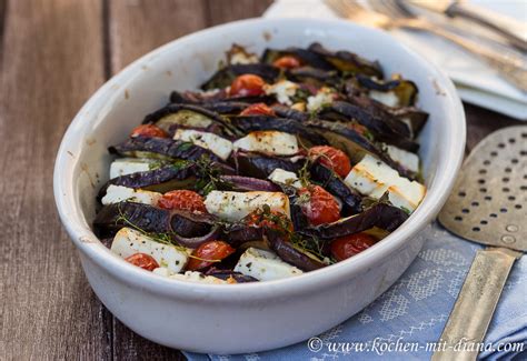 Auberginen mit Feta Tomaten und Zwiebel