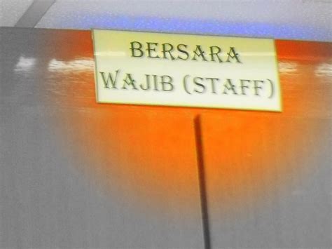 Sehingga kini, umur persaraan penjawat awam di negara ini sudah mengalami tiga kali perubahan dalam tempoh 20 tahun. Unit Kemudahan & Persaraan: Persaraan Wajib