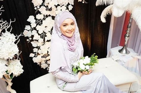 Menjengah di ruangan komen, selain remy nama pelakon @misssaraaaaaaee: Remy Ishak Pilih Ezza Yusof, Bertunang 30 April Lalu ...