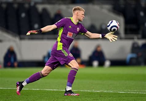 Aaron ramsdale, 22, aus england ⬢ position: 5 best young goalkeepers in the Premier League