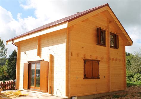 Maison bois en kit a développé une offre de maisons et chalets bois en kit aux modèles divers et variés. Chalet habitation bois Lorraine, chalet bois en kit ...