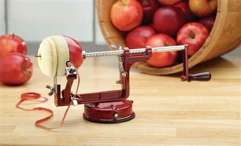 How To Use An Apple Peeler Made Easy