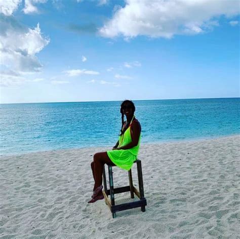 En belgique , la série a été diffusée pour la première fois sur club rtl puis sur la deux et enfin sur tipik depuis le 7. Nathalie Marquay-Pernaut a pris le soleil