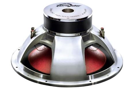 O cobra jet é um dragster que promete percorrer 400 metros em menos de 8 segundos, a mais de 270 km/h. Dragster auto pojačalo i 30 cm subwoofer